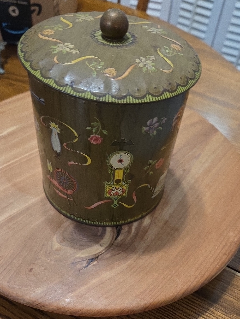 DaherDecorative Olive Green Hand-Painted Canister with Lid